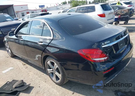 2018 Mercedes-Benz E 300 z USA, uszkodzony, nr VIN WDDZF4JB4JA480056